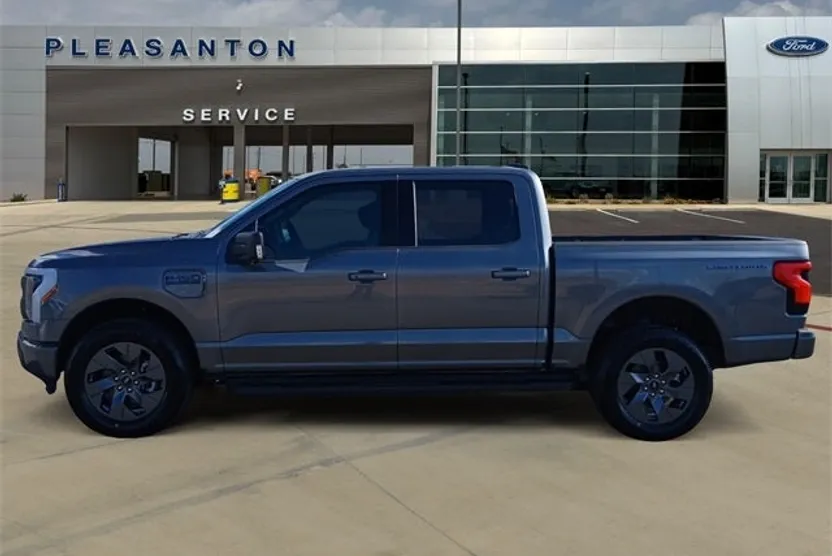 2025 Ford F-150 Lightning photo 1
