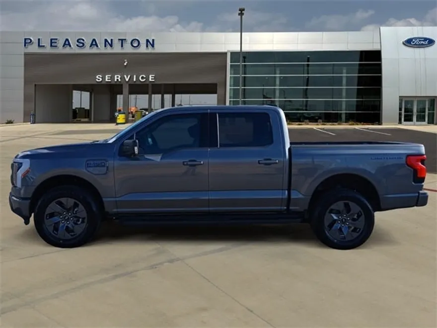 2025 Ford F-150 Lightning photo 1