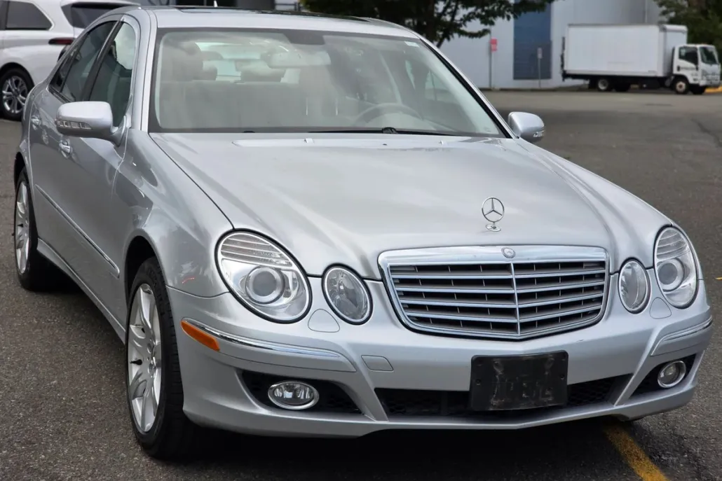 2007 Mercedes Benz E 350 4MATIC Sedan photo 1