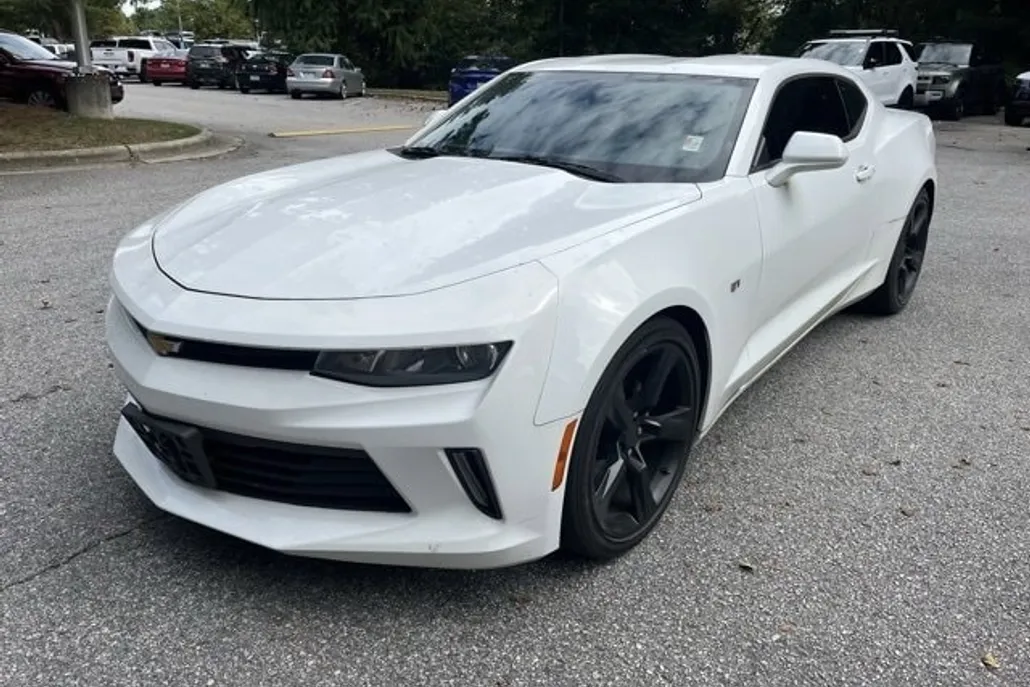 2017 Chevrolet Camaro 1LT photo 1