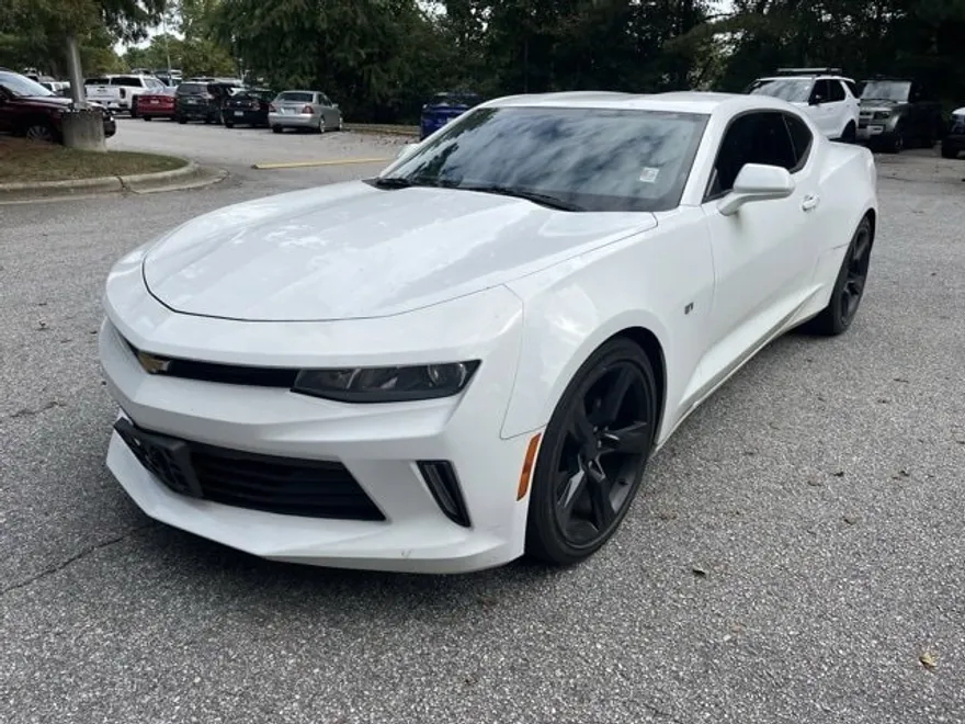2017 Chevrolet Camaro 1LT photo 1