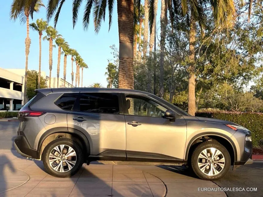 2023 Nissan Rogue SV photo 1