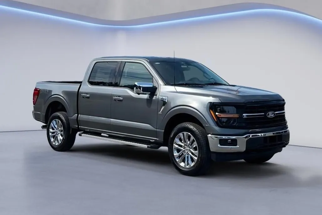 2025 Ford F-150 XLT photo 1