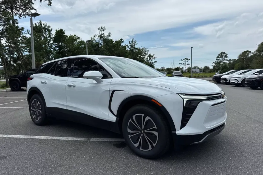 2025 Chevrolet Blazer EV photo 1