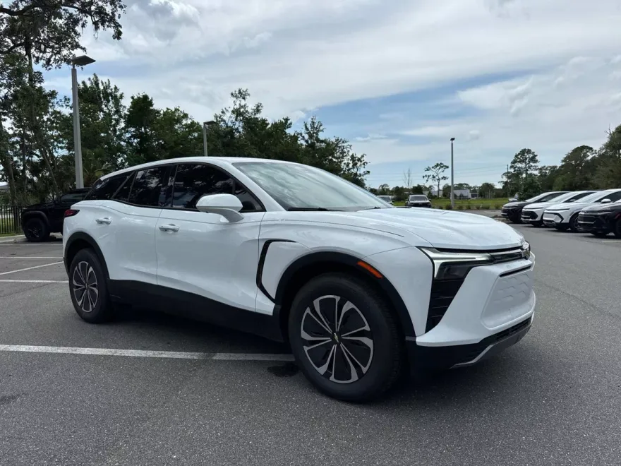 2025 Chevrolet Blazer EV photo 1