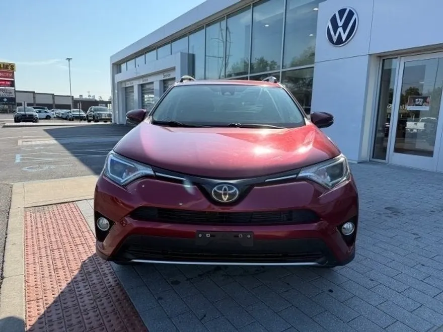 2018 Toyota RAV4 XLE photo 1