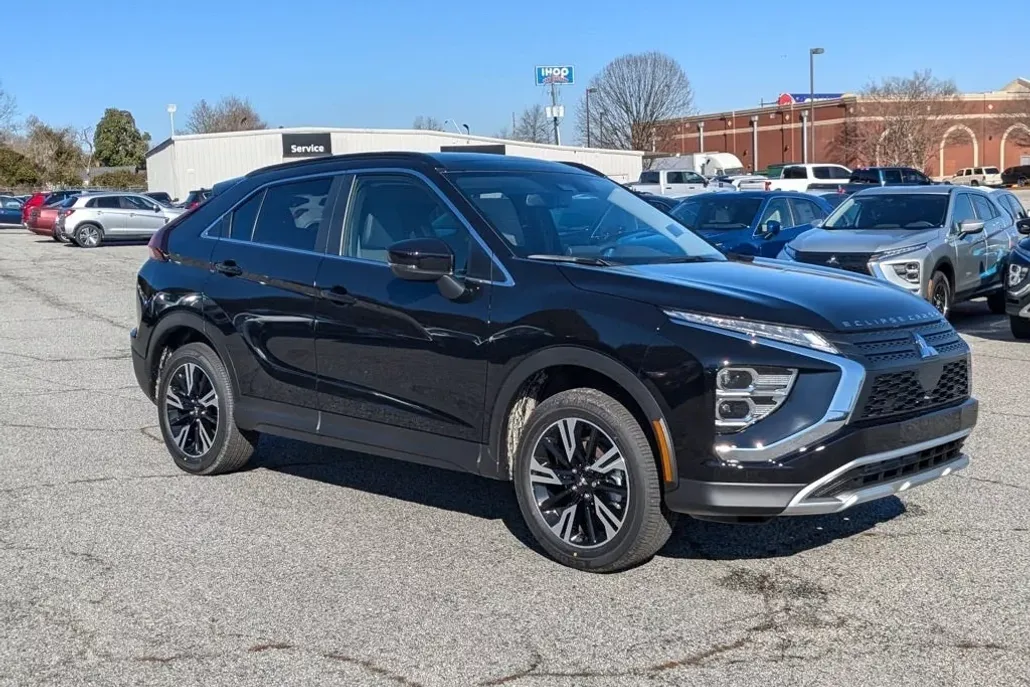 2025 Mitsubishi Eclipse Cross SE photo 1