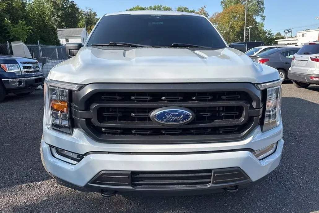 2023 Ford F-150 XLT photo 1