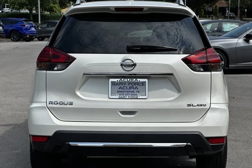 2018 Nissan Rogue SL photo 1