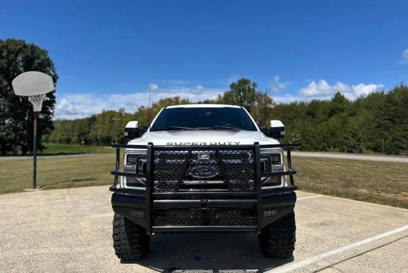 2022 Ford F-250 Lariat photo 1