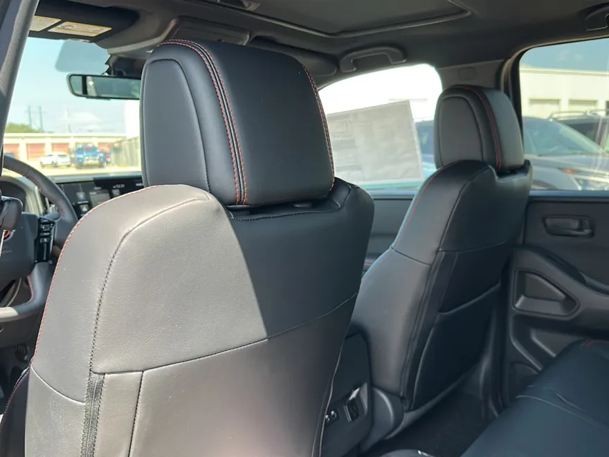 2026 Nissan Frontier Crew Cab PRO-X photo 2
