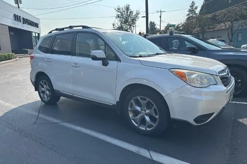 2015 Subaru Forester 2.5i Touring photo 1