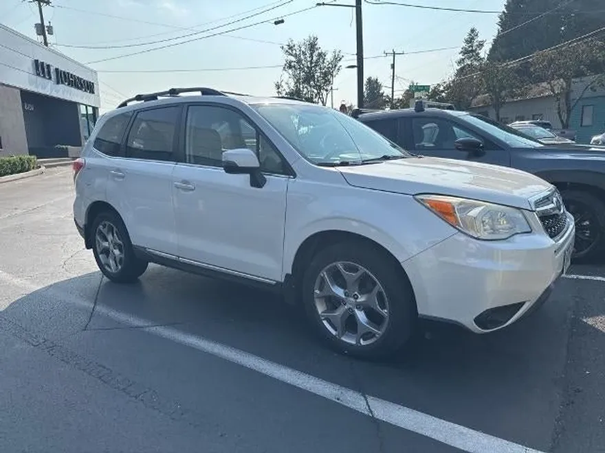 2015 Subaru Forester 2.5i Touring photo 1