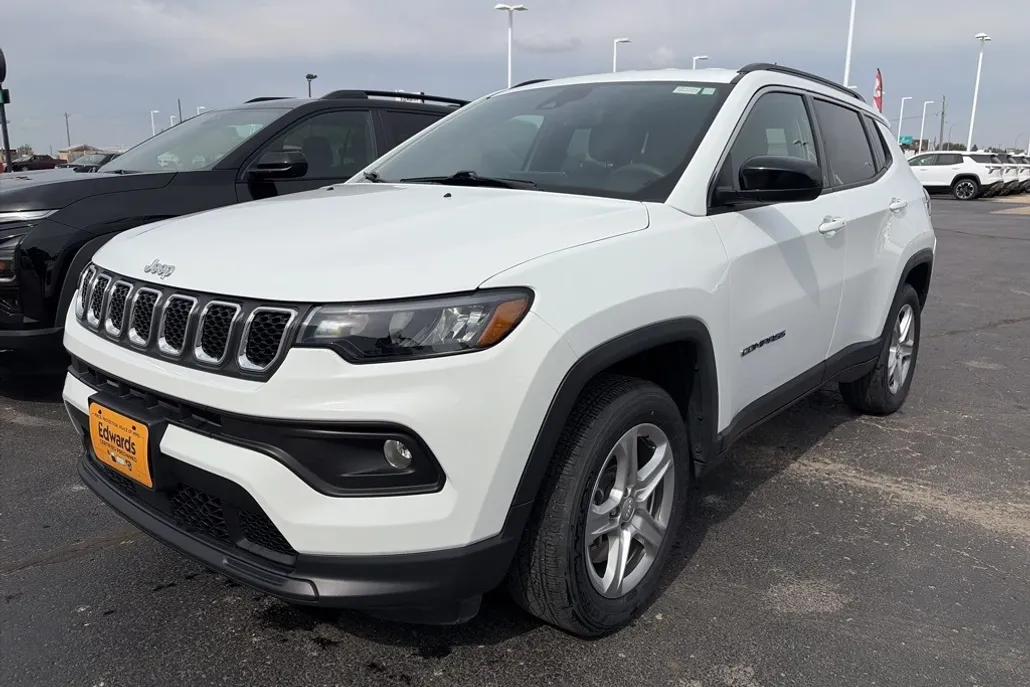 2023 Jeep Compass North Edition Latitude photo 1