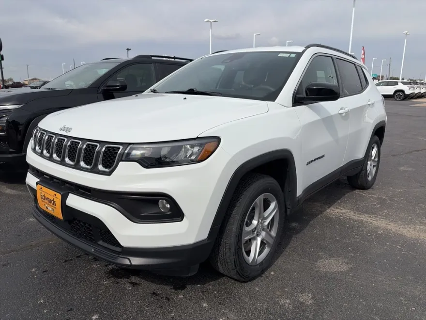 2023 Jeep Compass North Edition Latitude photo 1