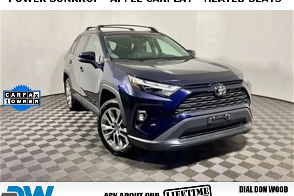 2023 Toyota RAV4 XLE Premium photo 1