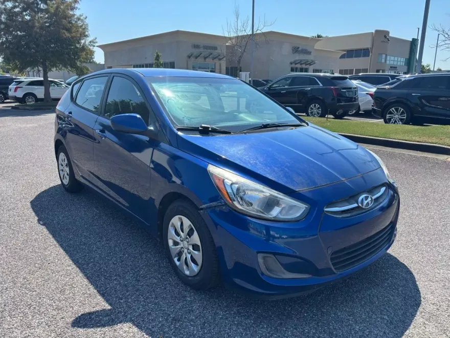 2016 Hyundai Accent SE photo 1