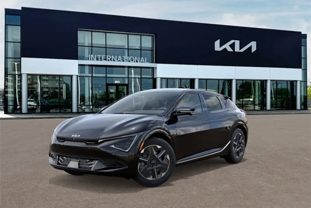 2025 Kia EV6 Light photo 1