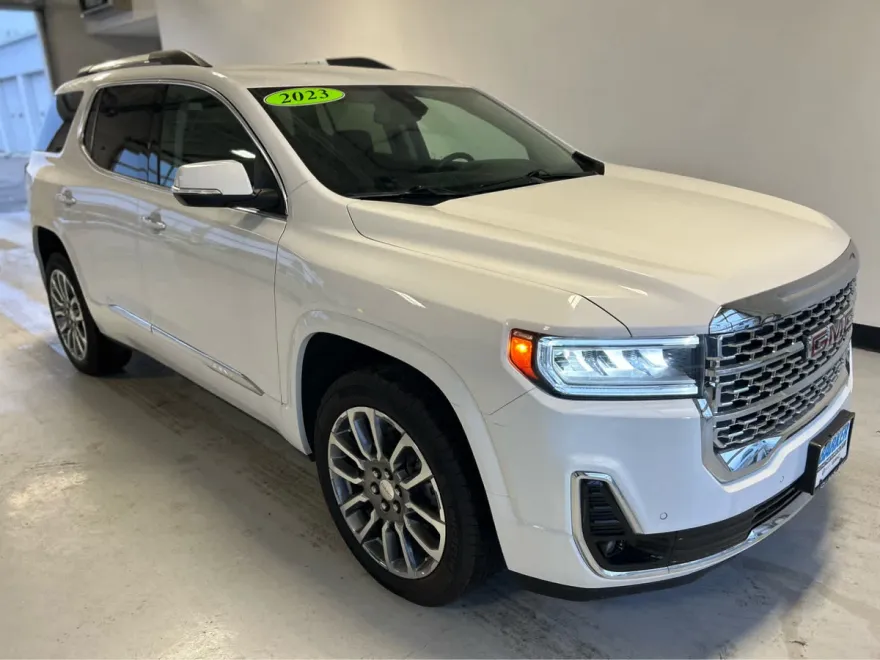 2023 Gmc Acadia Denali photo 1