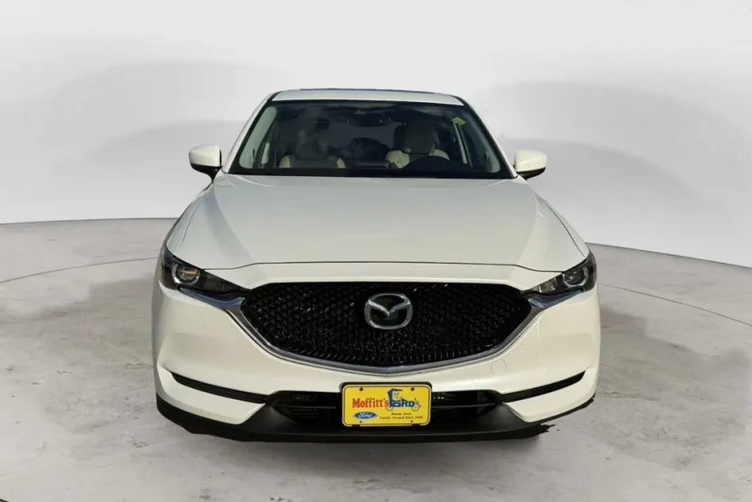 2017 Mazda CX-5 Touring photo 1