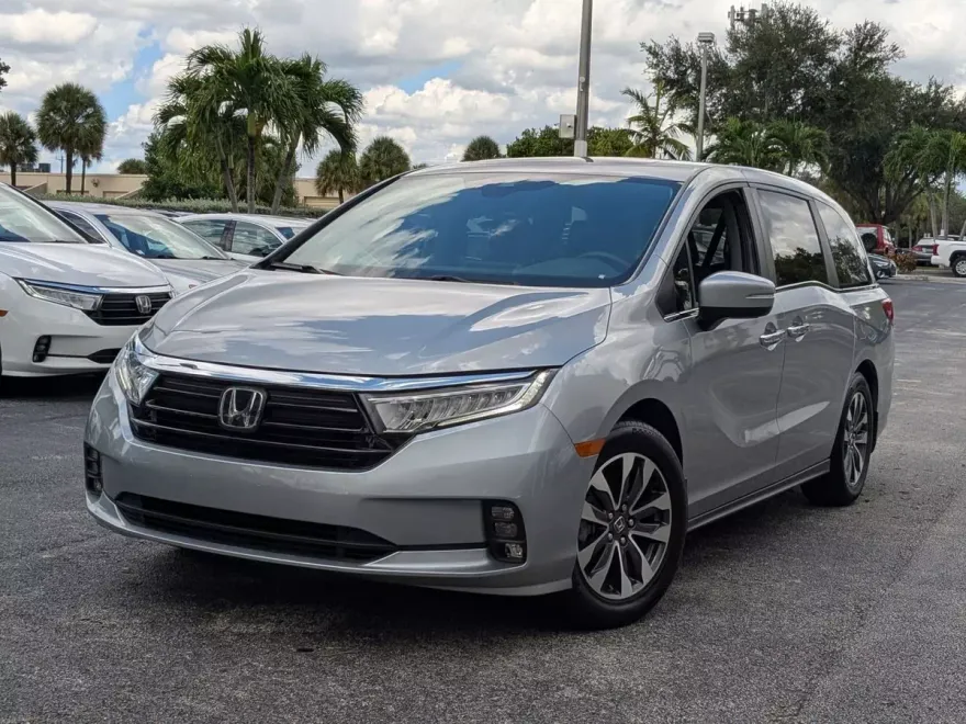 2023 Honda Odyssey EX-L photo 1