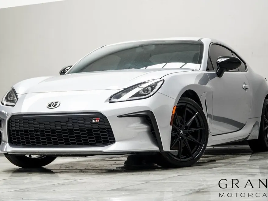 2024 Toyota GR86 Premium photo 1