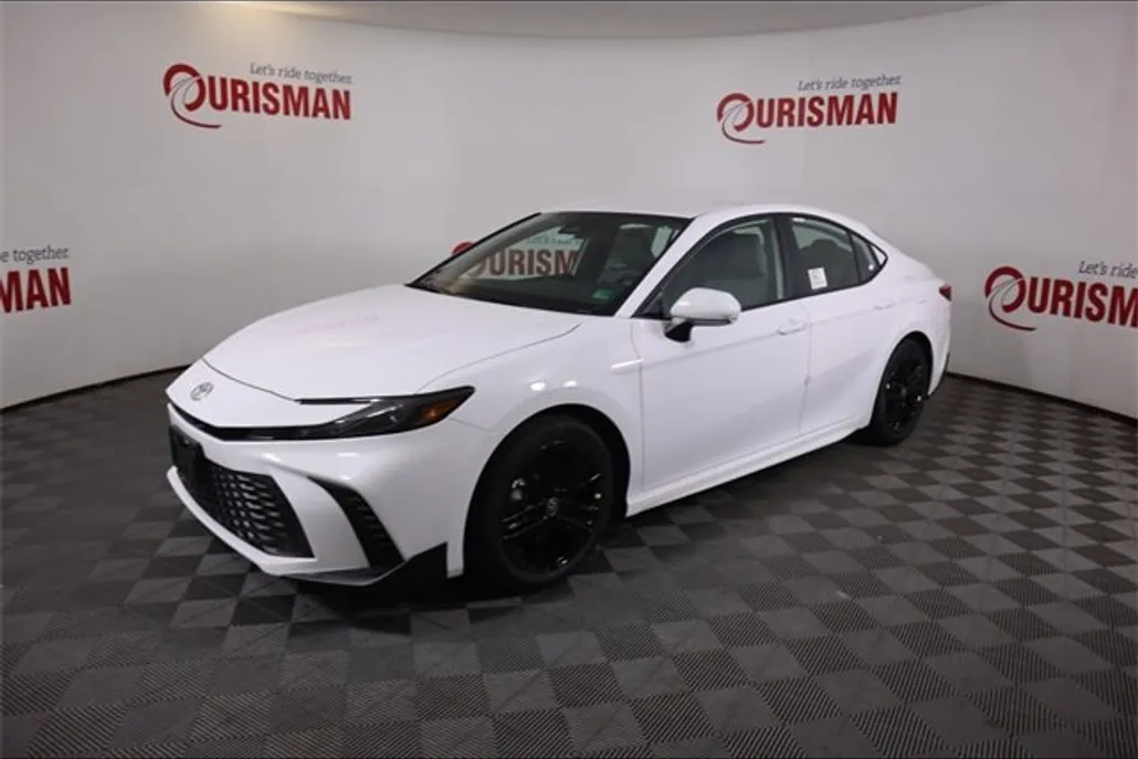 2026 Toyota Camry SE photo 1