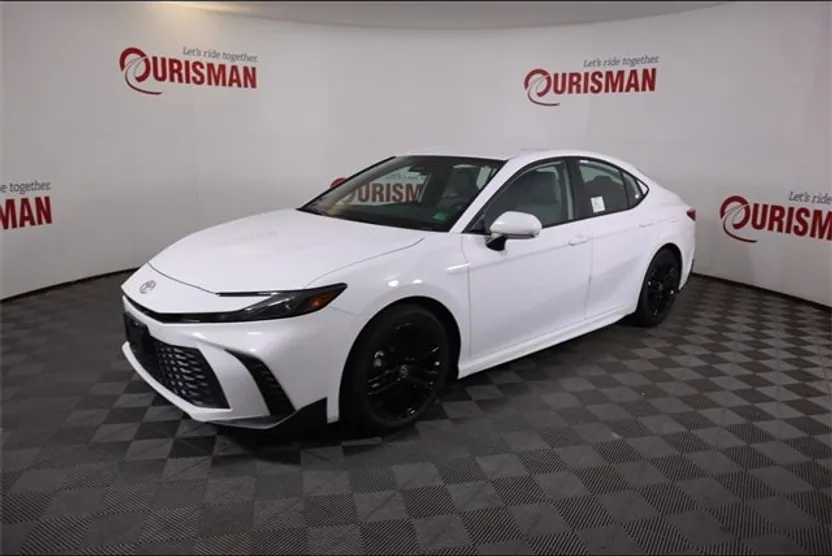 2026 Toyota Camry SE photo 1