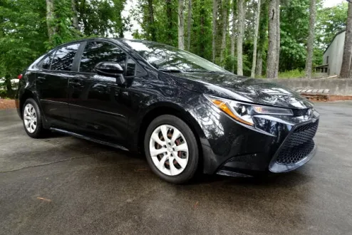 2021 Toyota Corolla LE photo 3