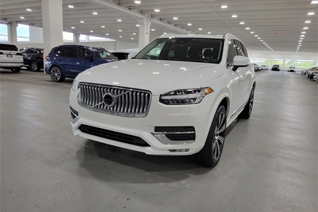 2025 Volvo XC90 photo 1