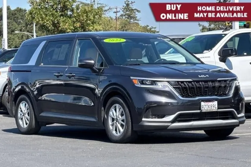 2022 Kia Carnival LXS photo 1
