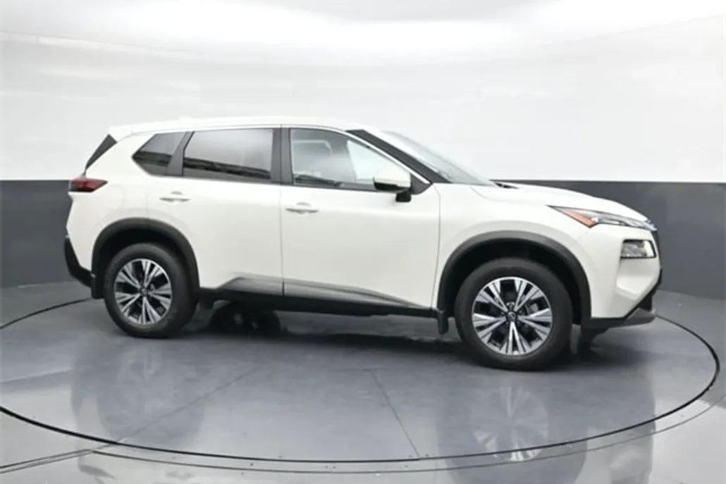 2023 Nissan Rogue SV photo 1
