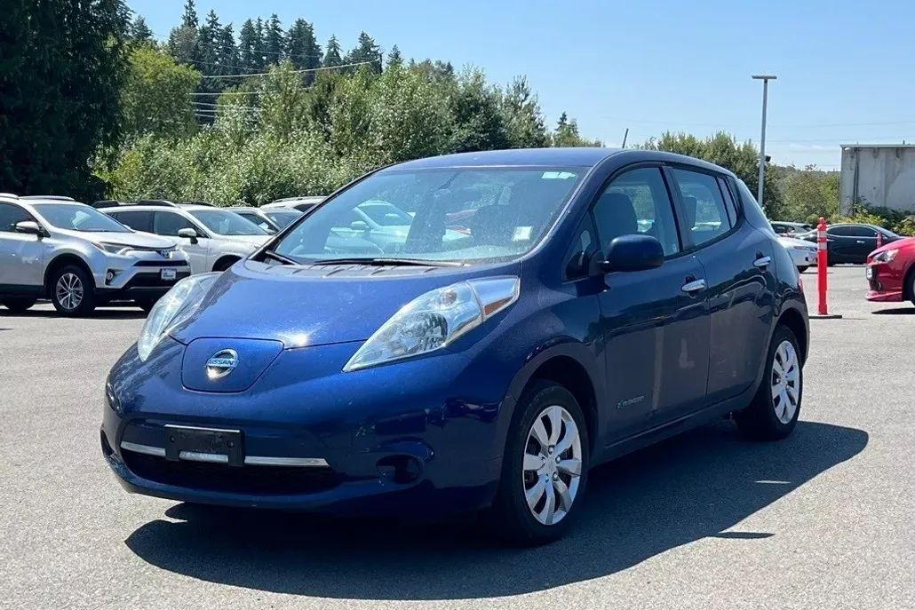 2017 Nissan Leaf S photo 1