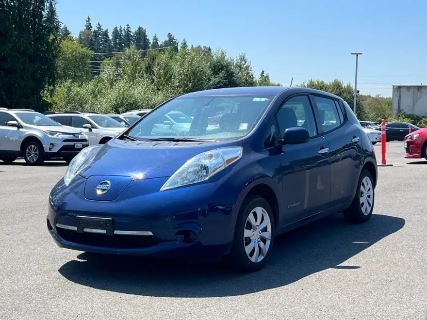2017 Nissan Leaf S photo 1