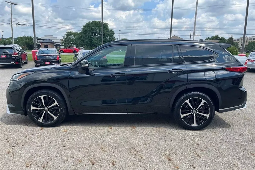 2022 Toyota Highlander XSE photo 1