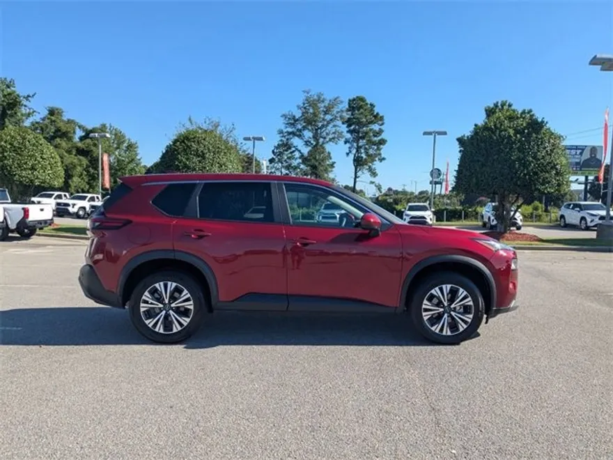 2023 Nissan Rogue SV photo 1