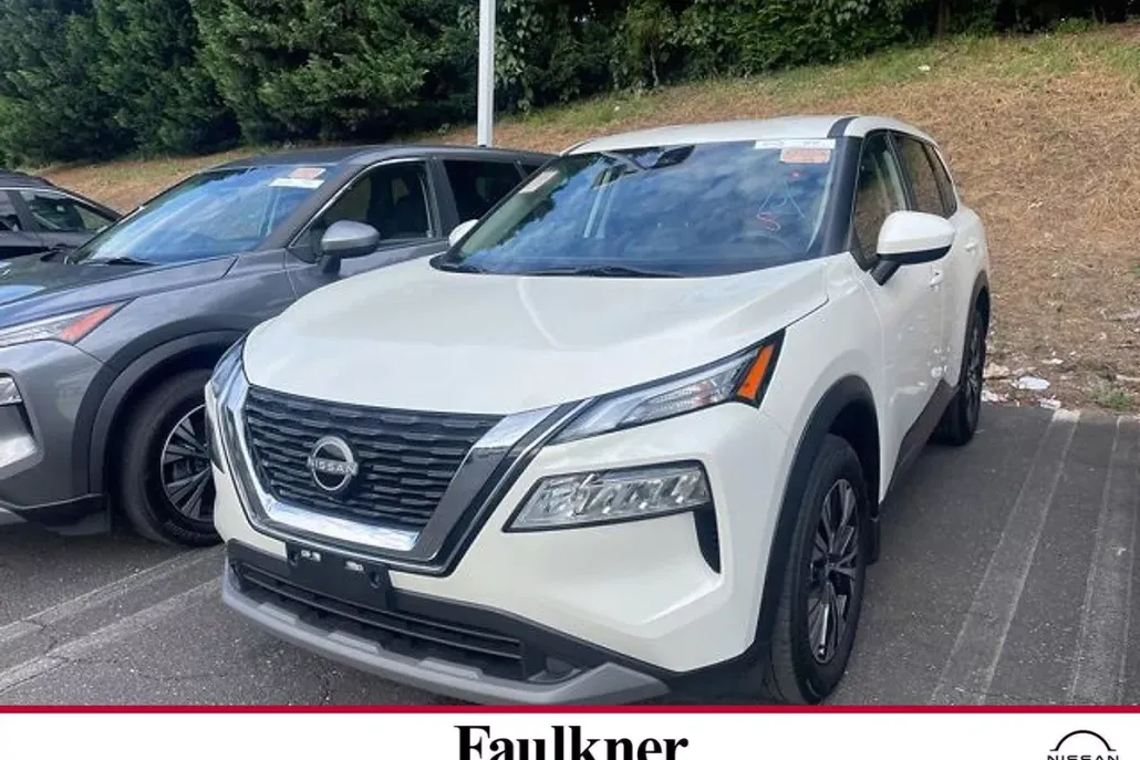 2023 Nissan Rogue SV photo 1
