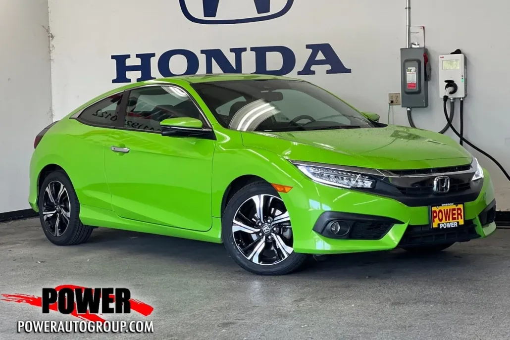 2018 Honda Civic Touring photo 1