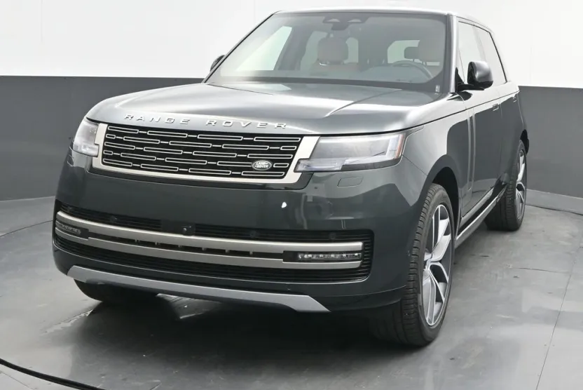 2025 Land Rover Range Rover SE photo 1