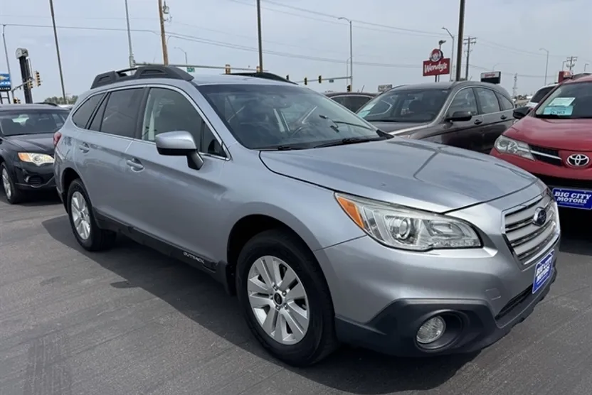 2016 Subaru Outback 2.5i Premium photo 1