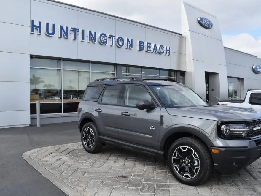 2025 Ford Bronco Sport Outer Banks photo 1