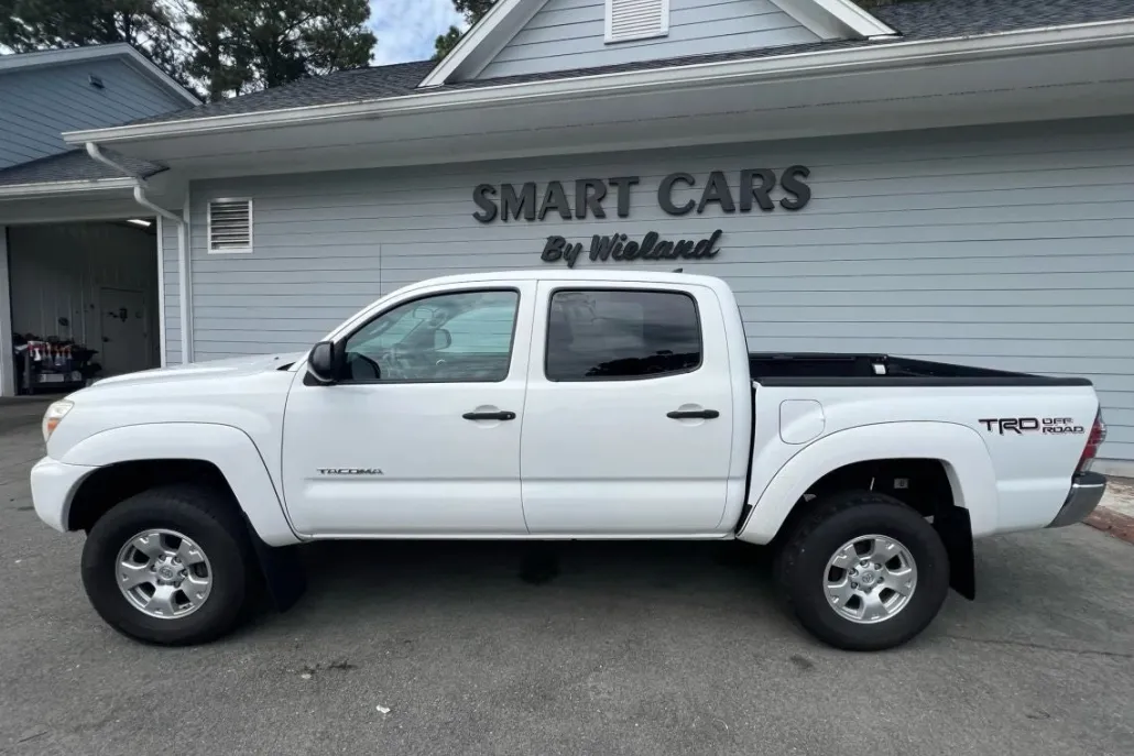 2015 Toyota Tacoma Double Cab PreRunner photo 1