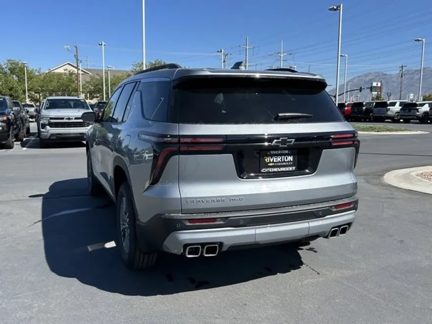 2026 Chevrolet Traverse photo 1