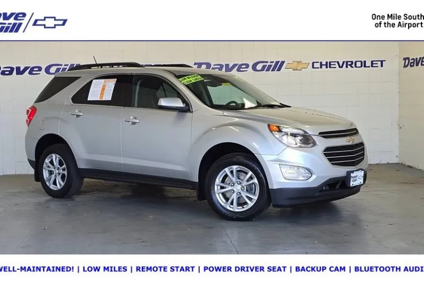 2017 Chevrolet Equinox LT photo 1