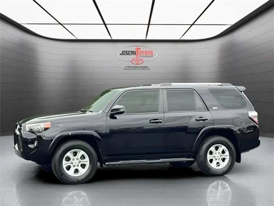 2023 Toyota 4Runner SR5 photo 1