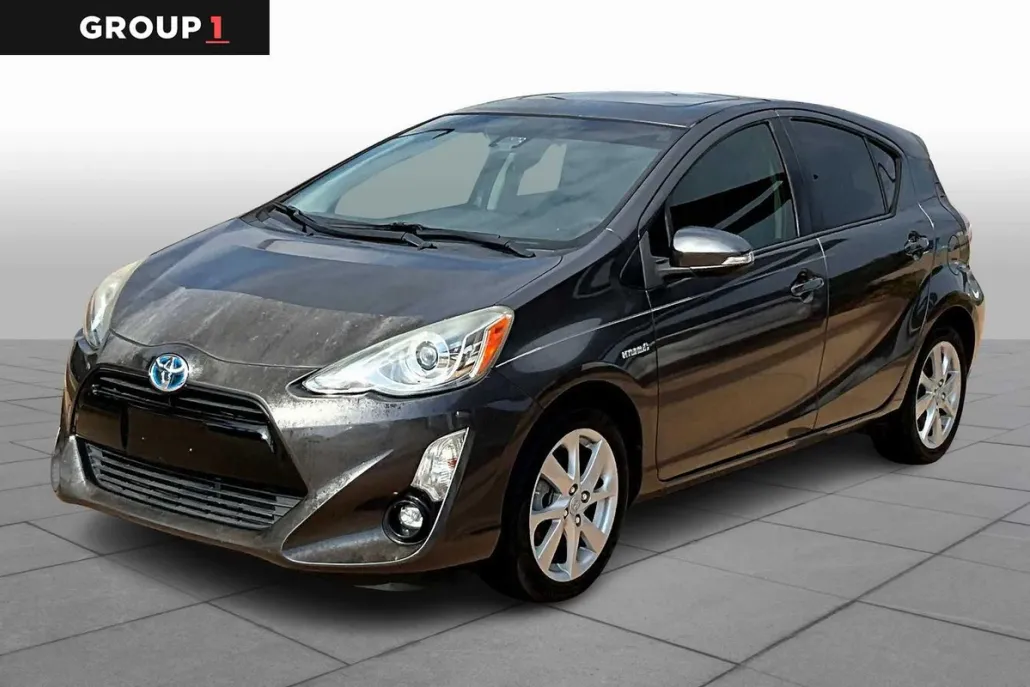 2016 Toyota Prius C Four photo 1