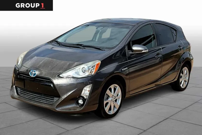 2016 Toyota Prius C Four photo 1