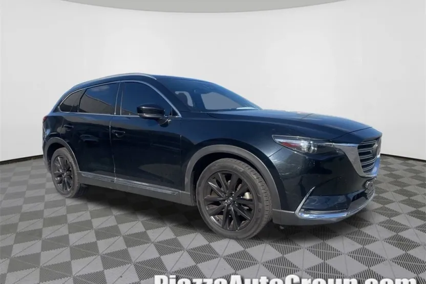 2017 Mazda CX-9 Signature photo 1