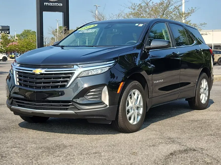 2023 Chevrolet Equinox LT photo 1