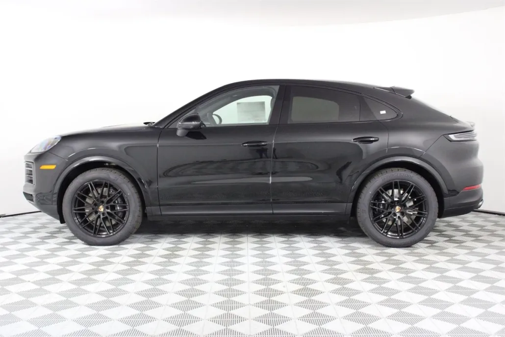 2025 Porsche Cayenne Coupe photo 1